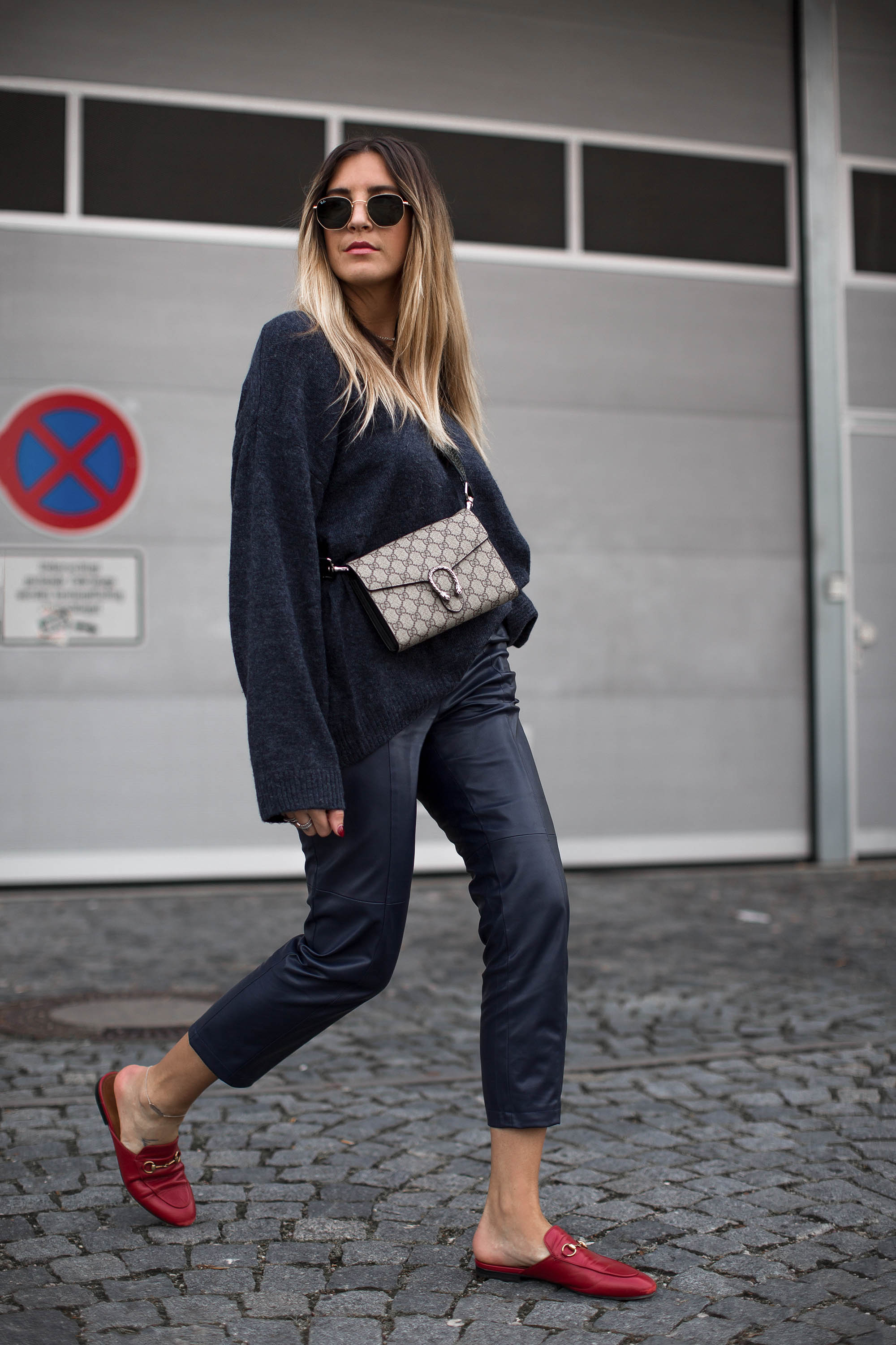 black-palms-hm-faux-leather-pants-lederhose-fashionblog-gucci-slipper-4